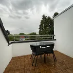 Moderne Ferienwohnung In Gelsenkirchen-Schalke Fuer 1 Bis 7 Personen Mit Terrasse, Ideal Fuer Gruppen & Stadionbesuche