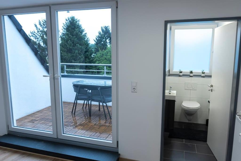 Appartement Moderne In Gelsenkirchen-schalke Fuer 1 Bis 7 Personen Mit Terrasse, Ideal Fuer Gruppen & Stadionbesuche Gelsenkirchen