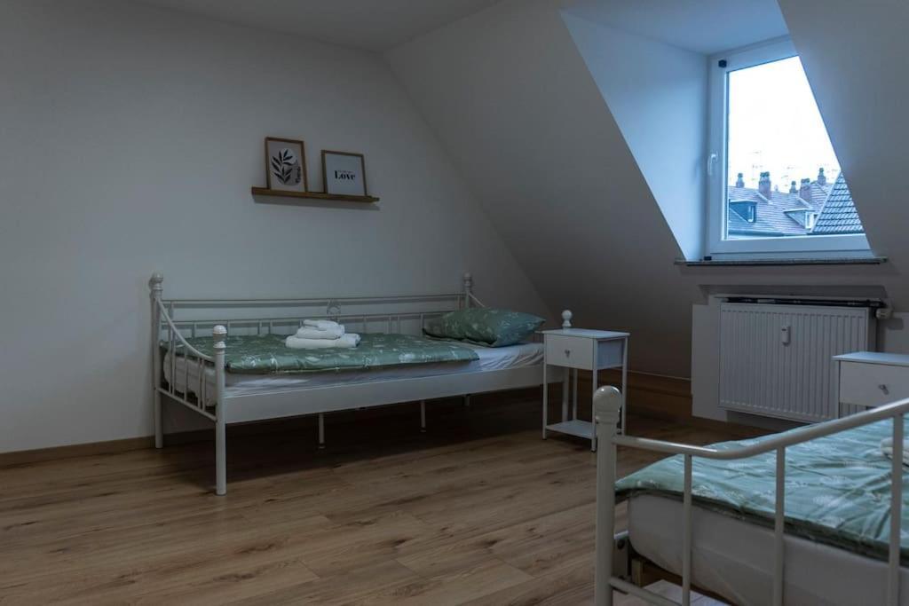 Appartement Moderne In Gelsenkirchen-schalke Fuer 1 Bis 7 Personen Mit Terrasse, Ideal Fuer Gruppen & Stadionbesuche Gelsenkirchen