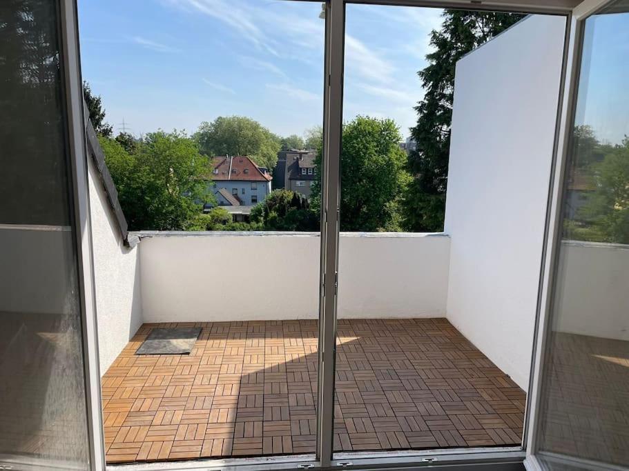 Moderne In Gelsenkirchen-schalke Fuer 1 Bis 7 Personen Mit Terrasse, Ideal Fuer Gruppen & Stadionbesuche Appartement *