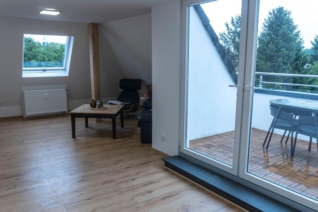 Appartement Moderne In Gelsenkirchen-schalke Fuer 1 Bis 7 Personen Mit Terrasse, Ideal Fuer Gruppen & Stadionbesuche Gelsenkirchen