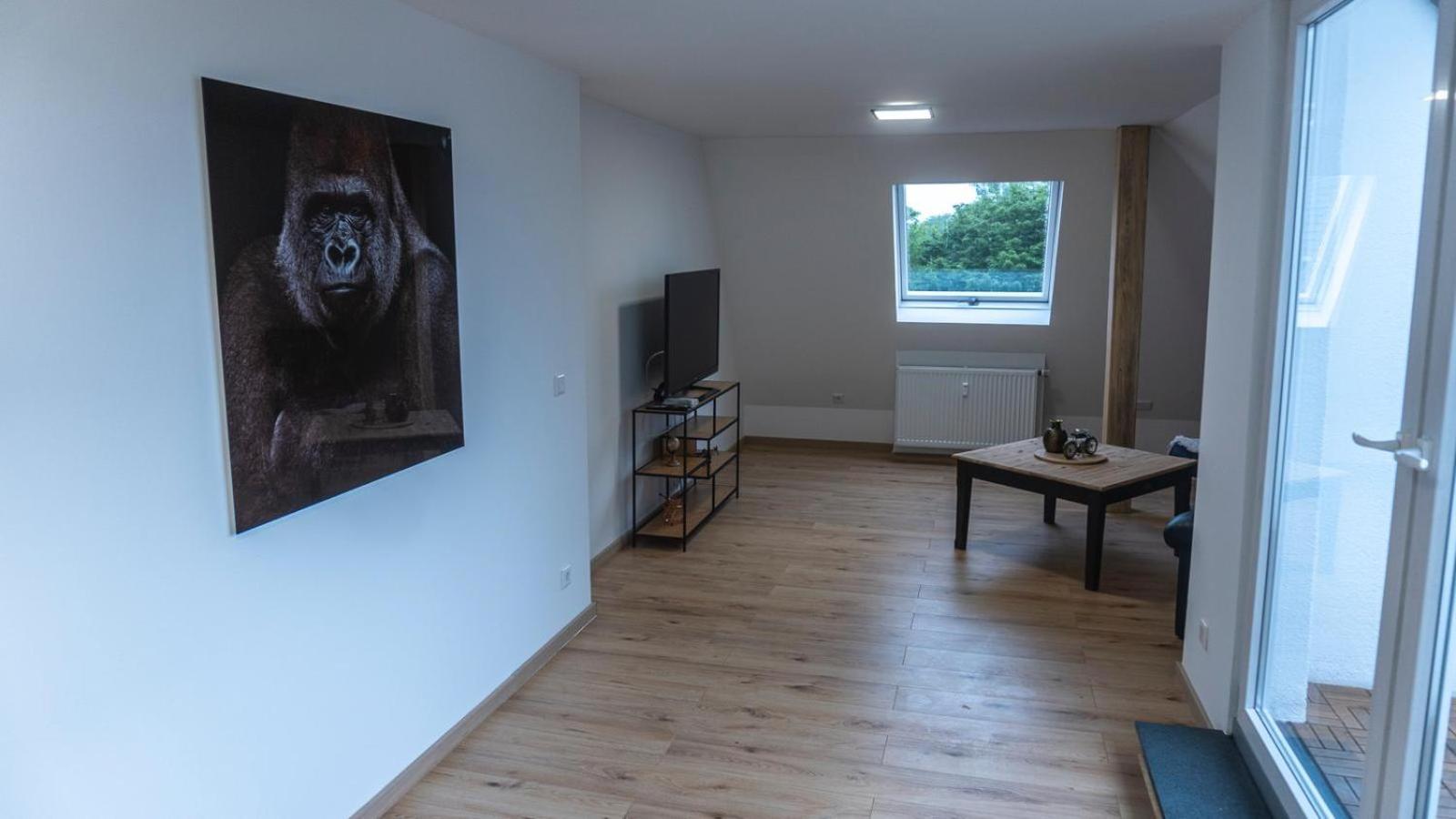 Moderne In Gelsenkirchen-schalke Fuer 1 Bis 7 Personen Mit Terrasse, Ideal Fuer Gruppen & Stadionbesuche Appartement *