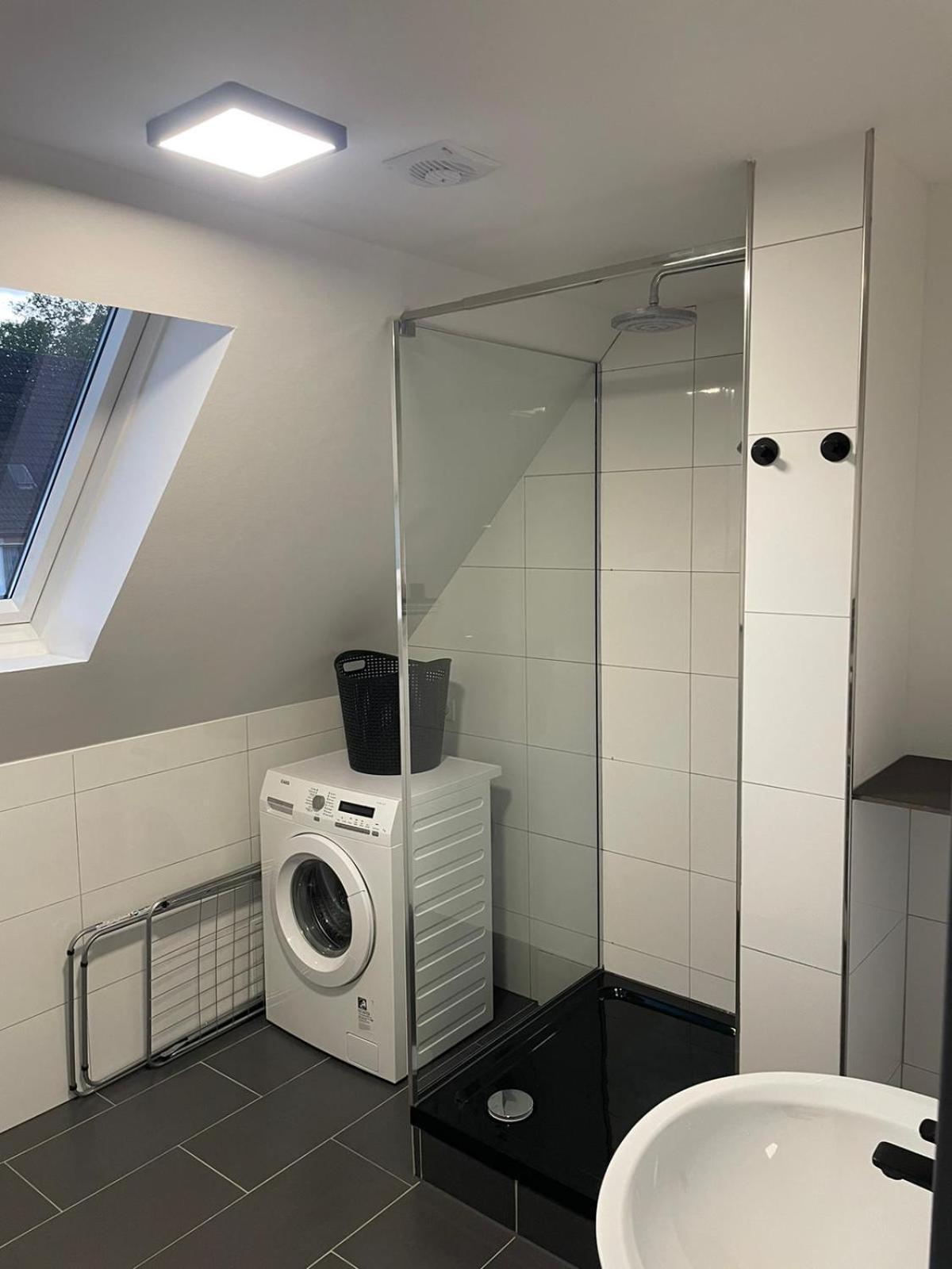 Appartement Moderne In Gelsenkirchen-schalke Fuer 1 Bis 7 Personen Mit Terrasse, Ideal Fuer Gruppen & Stadionbesuche *