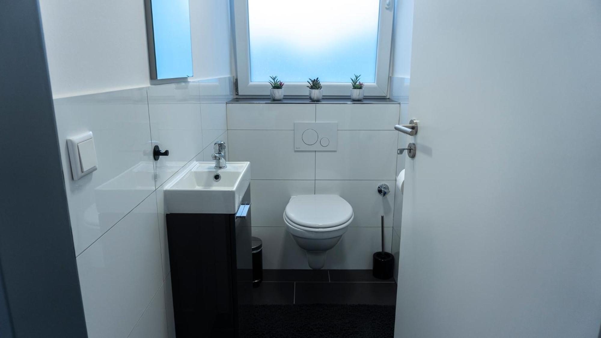 Moderne In Gelsenkirchen-schalke Fuer 1 Bis 7 Personen Mit Terrasse, Ideal Fuer Gruppen & Stadionbesuche Appartement